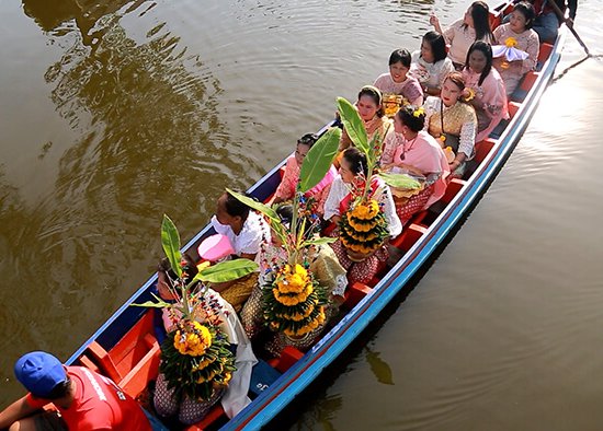 02 ขันหมากล่องเรือ 01 02 ขันหมากล่องเรือ 01